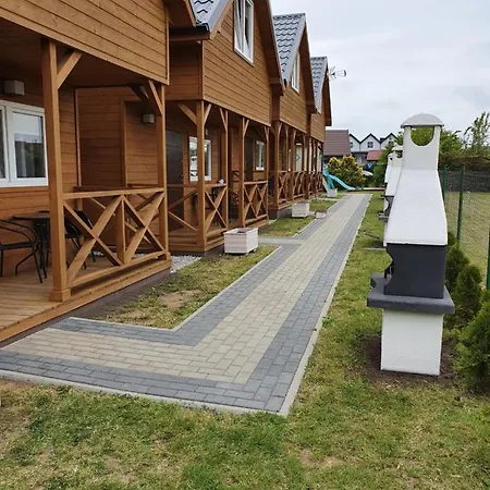 ロッジ Letniskowe Turkus レバル